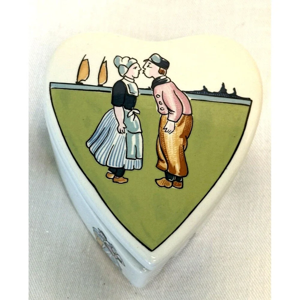Heart Shape Trinket Box Polychroom Regina Gouda Handpainted Delftware Holland